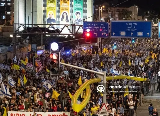متظاهرون يتوجهون نحو منزل نتنياهو بالقدس للمطالبة بصفقة تبادل أسرى