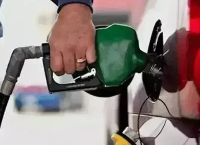 زيادة أسعار البنزين والسولار رسميًا 3 جنيهات