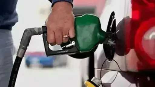 الحكومة: تحريك أسعار الوقود إجراء مؤقت لمواجهة تقلبات الأسواق العالمية ومراجعة مستمرة للأسعار