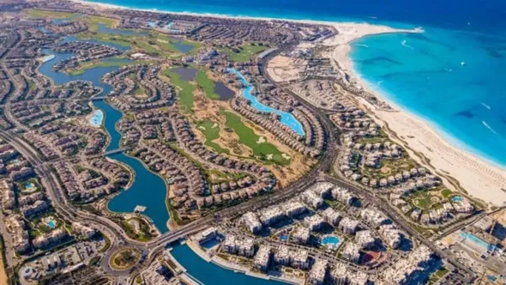 مراسي البحر الأحمر.. مشروع عملاق باستثمارات تقارب التريليون جنيه على مساحة 10 ملايين متر
