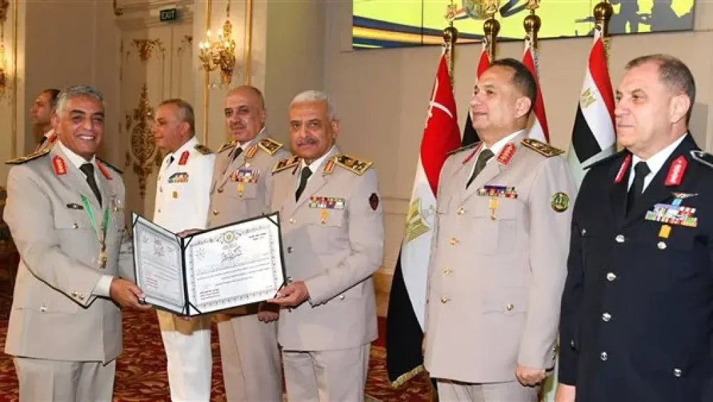 وزير الدفاع: القوات المسلحة ستظل دائمًا زاخرة بالكفاءات والوطن لا ينسى أبناءه المخلصين