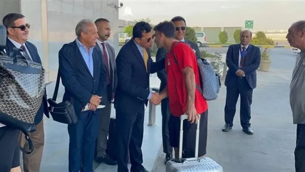 وزير الشباب والرياضة يستقبل بعثة المنتخب الوطني بمطار القاهرة عقب عودته من بوركينا فاسو