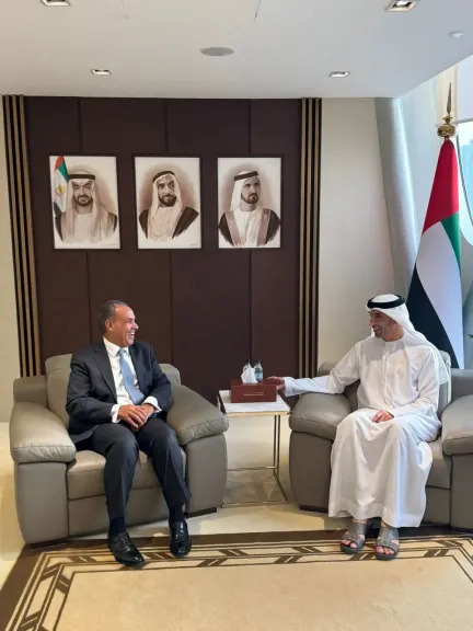 وزير الخارجية يلتقي وزير التجارة الخارجية بدولة الإمارات العربية المتحدة