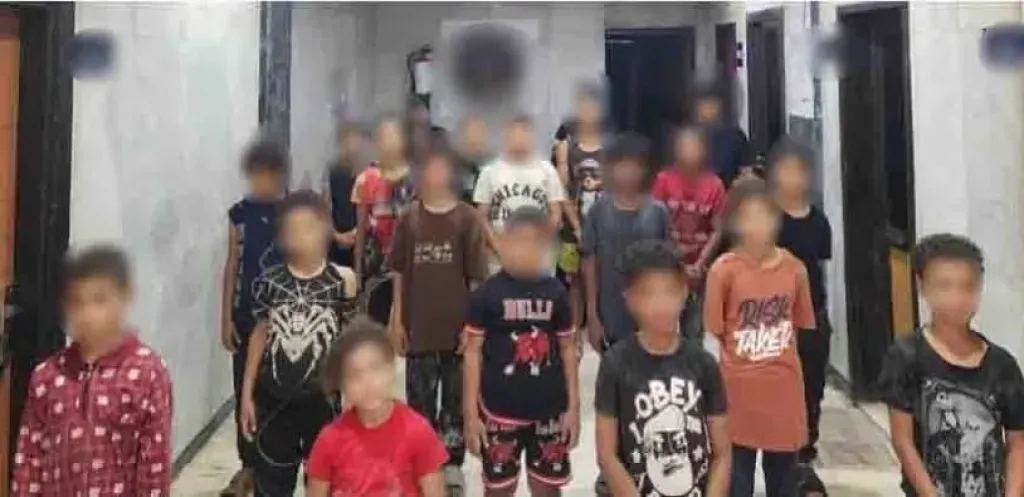 بصحبتهم 26 حدثا.. ضبط 3 متهمين باستغلال الأطفال في أعمال التسول بالقاهرة والجيزة