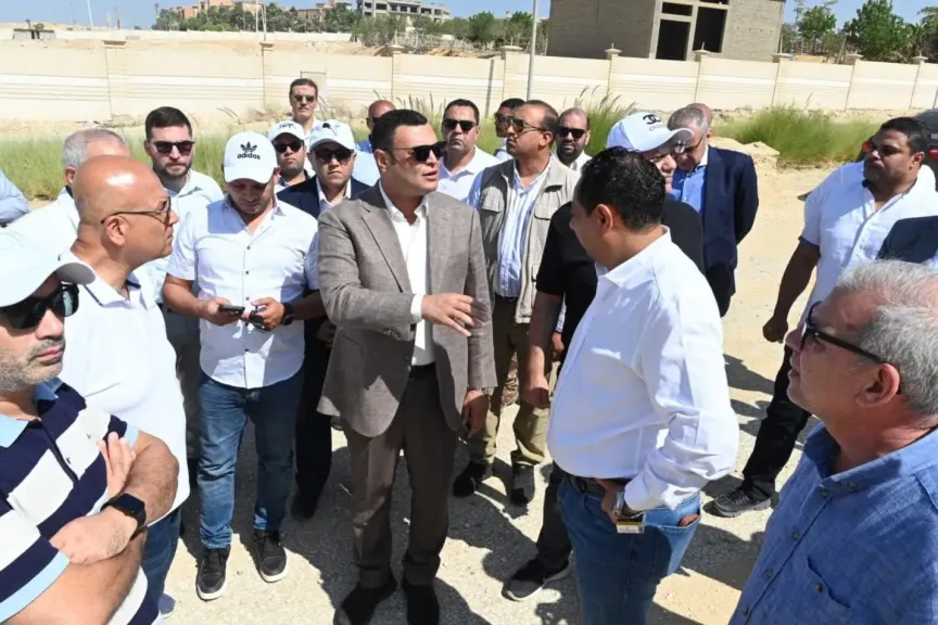 وزير الإسكان يتفقد الأعمال الجاري تنفيذها لتطوير محور ٢٦ يوليو والتوسعات الشرقية بمدينة 6 أكتوبر