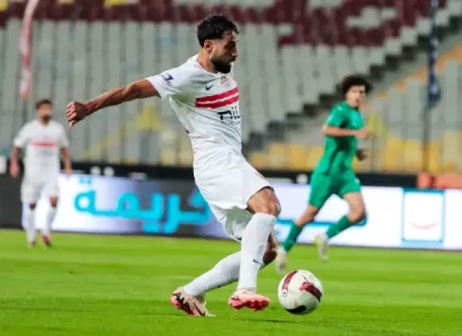 الزمالك يخطف صدارة الدوري بثلاثية أمام المصري