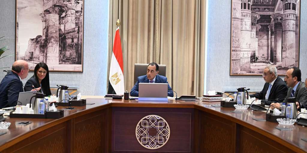 رئيس الوزراء يتابع مستجدات جهود فض التشابكات المالية بين جهات الدولة وبنك الاستثمار القومي