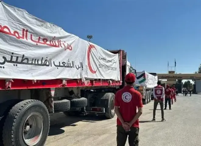 قافلة المساعدات الإنسانية الـ38 تدخل إلى الفلسطينيين بقطاع غزة