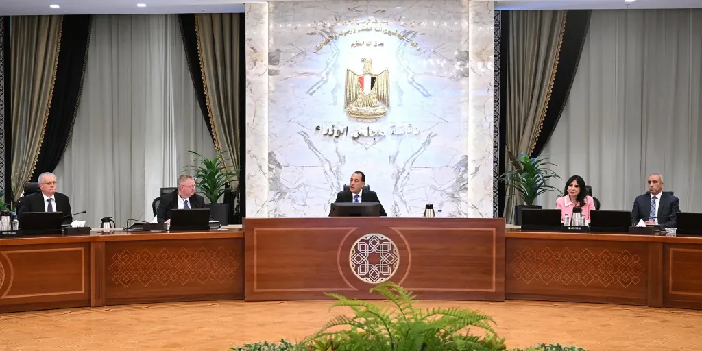 رئيس الوزراء يستقبل نائب رئيس الوزراء الروسي والوفد المرافق له