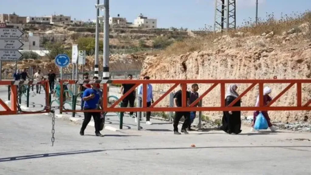 الخارجية الفلسطينية تطالب بإجراءات دولية عاجلة وملزمة تجبر الاحتلال على تفكيك البوابات الحديدية