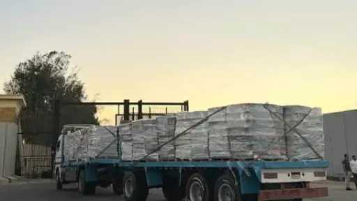 دخول 103 شاحنات مساعدات عبر معبر رفح البري لإغاثة أهالي قطاع غزة