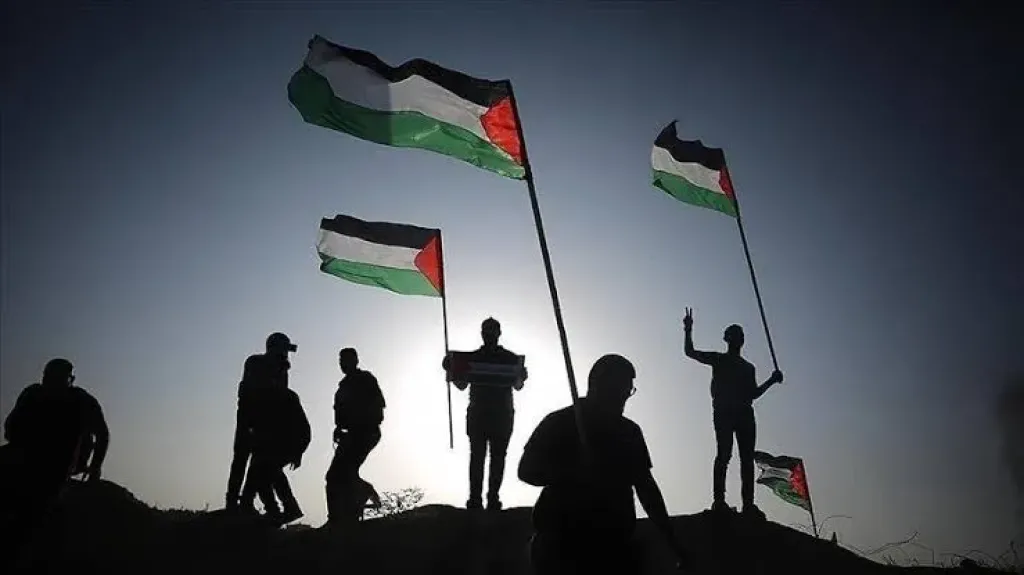 قرارات شجاعة.. فلسطين ترحب باعتراف بريطانيا وكندا وأستراليا بها