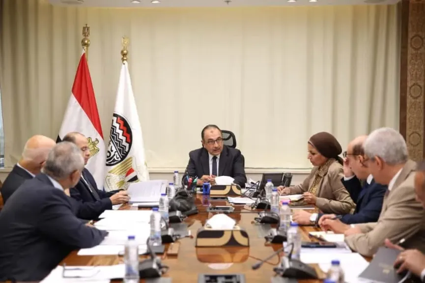 وزير قطاع الأعمال العام يتابع موقف مشروعات شركة الإسكندرية للاستثمارات والتنمية العمرانية