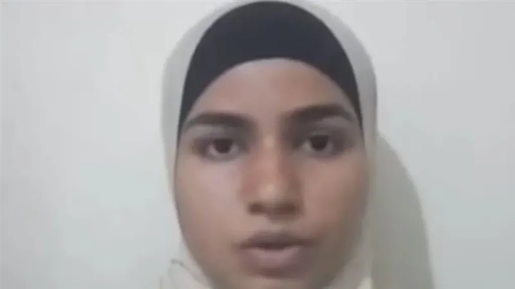 نجت من القبر بأعجوبة.. زوج يقتاد زوجته للمقابر لدفنها حيّة بمساعدة والدته والنيابة تتحرك