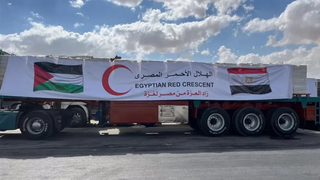 زاد العزة.. الهلال الأحمر المصري يُرسل 3400 طن مساعدات إنسانية إلى غزة