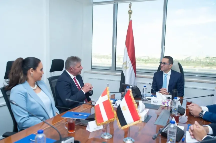 وزير الاستثمار يلتقي سفير الدنمارك بالقاهرة لبحث سبل تعزيز العلاقات الاقتصادية