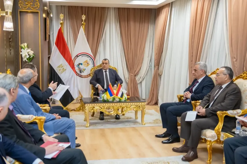 وزير الدولة للإنتاج الحربي يستقبل السفير الأرميني لبحث أوجه التعاون المشترك