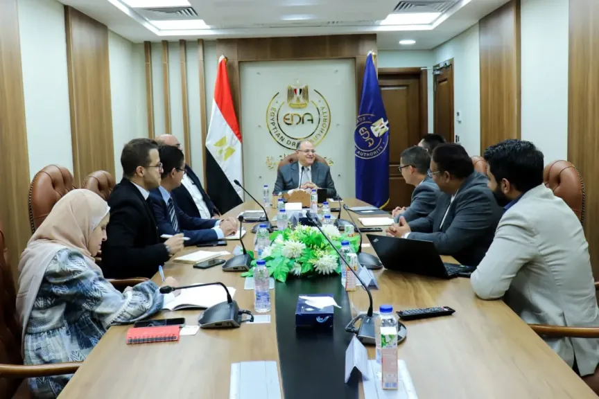 رئيس هيئة الدواء يبحث مع ممثلي ”هواوي مصر” سبل تعزيز التحول الرقمي