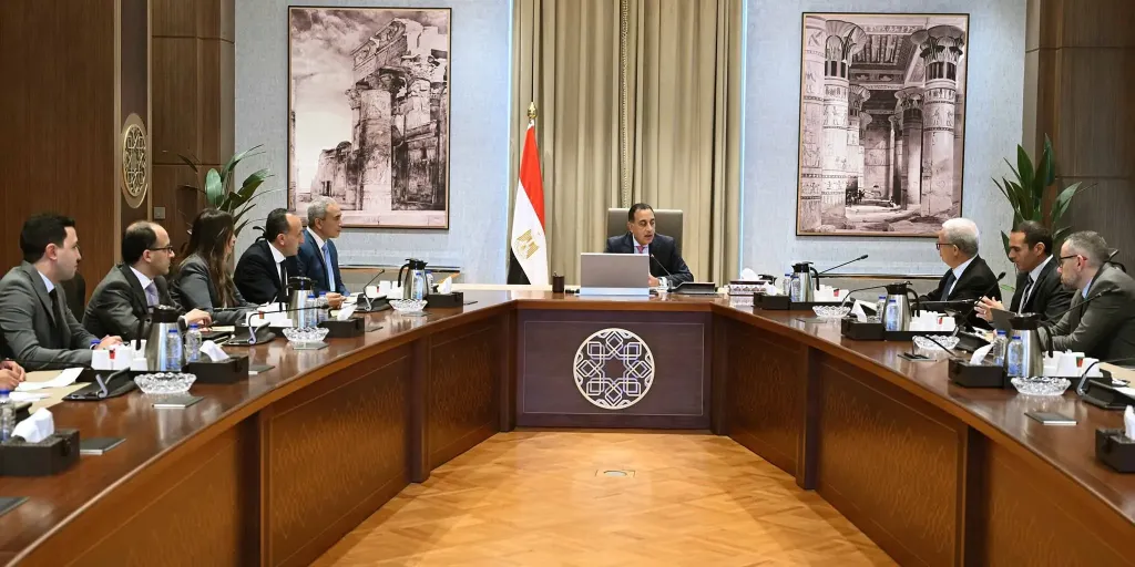 رئيس الوزراء : مؤشرات أداء الاقتصاد المصري تسير بصورة إيجابية