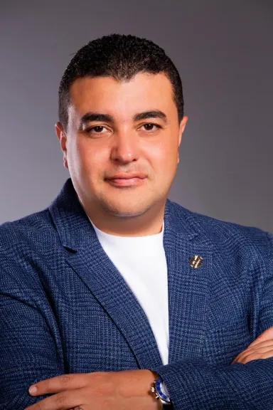 شادي الكومي يهنئ الشعب المصري والقوات المسلحة بذكرى انتصارات أكتوبر المجيدة