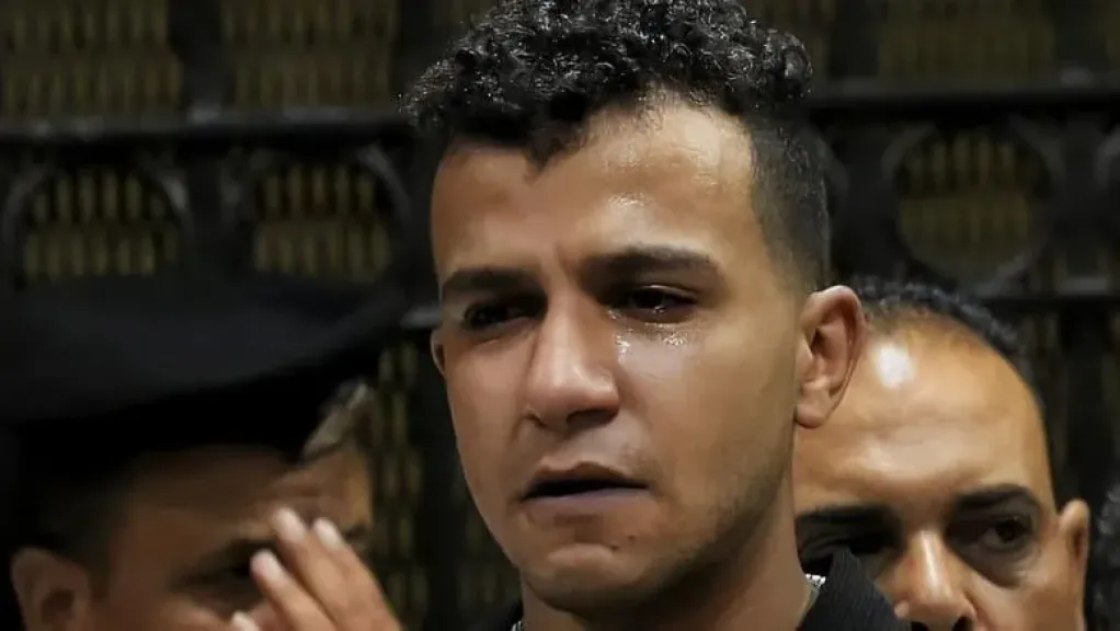 عصام صاصا يسلم نفسة للشرطة للتحقيق معه في مشاجرة الملهي الليلي بالمعادي