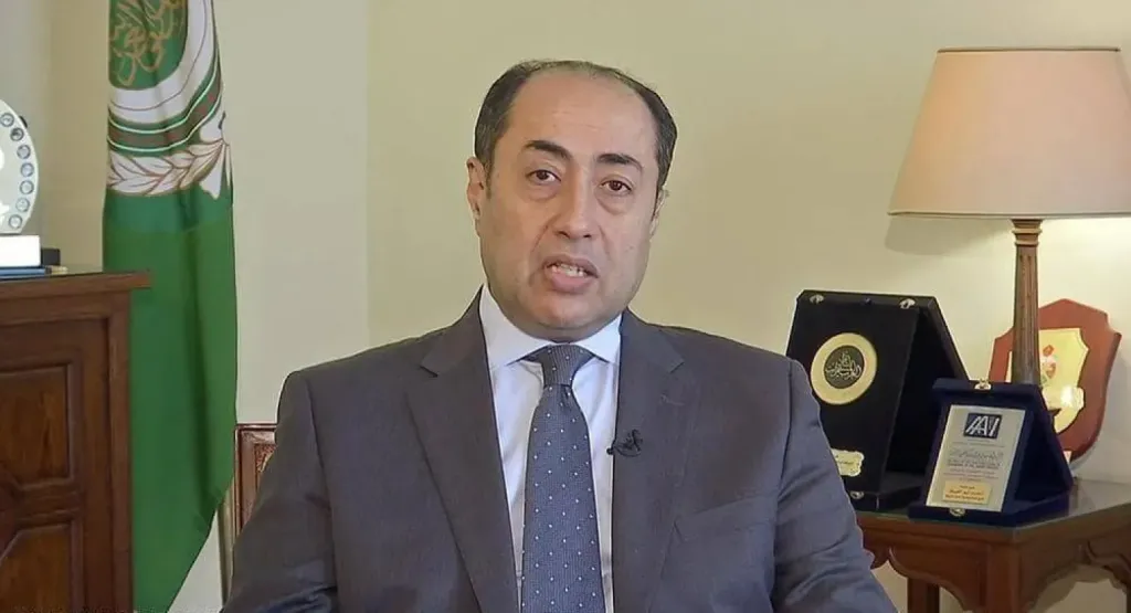السفير حسام زكي يؤكد أهمية تمكين الفلسطينيين من حكم أنفسهم دون تدخل أو وصاية خارجية