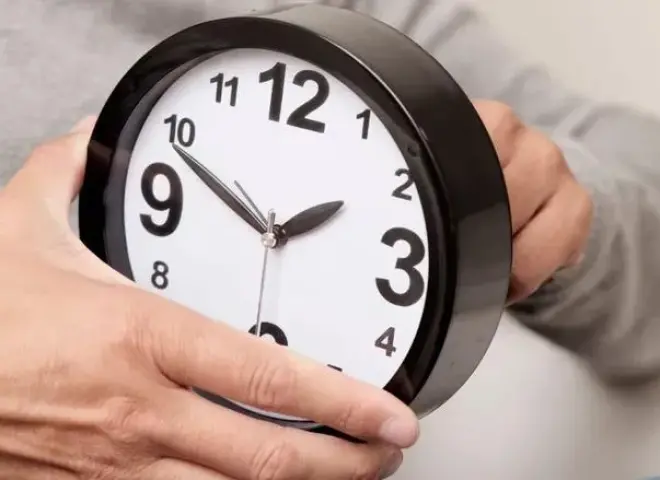أخيرًا .. تطبيق التوقيت الشتوي الخميس المقبل وتأخير الساعة 60 دقيقة