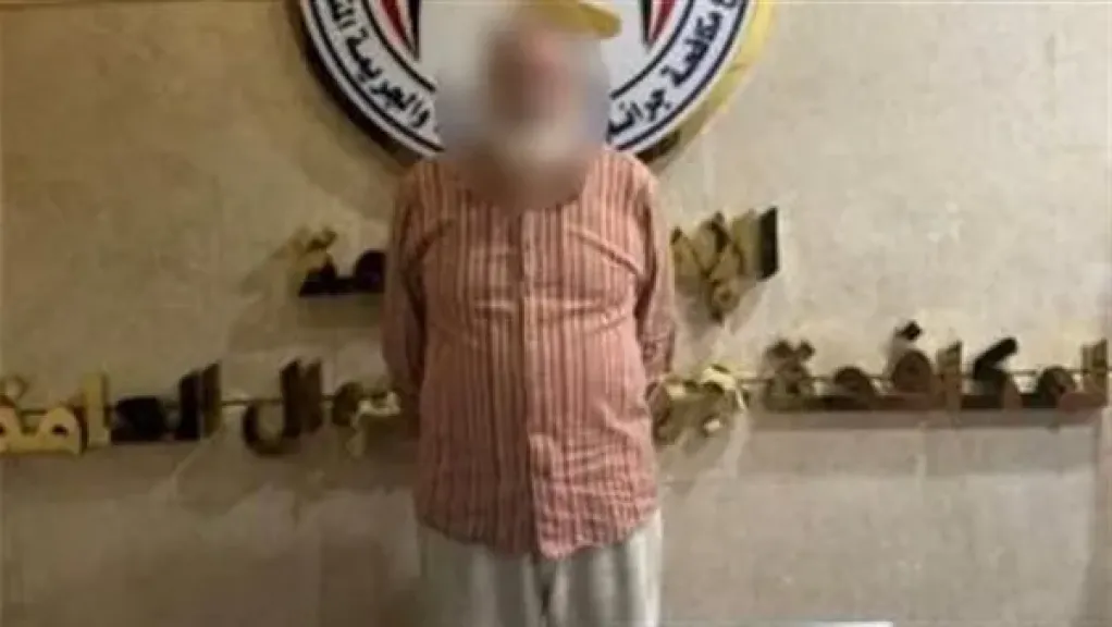 ضبط شخص لقيامه بالنصب على المواطنين بزعم تسفيرهم للعمل بالخارج