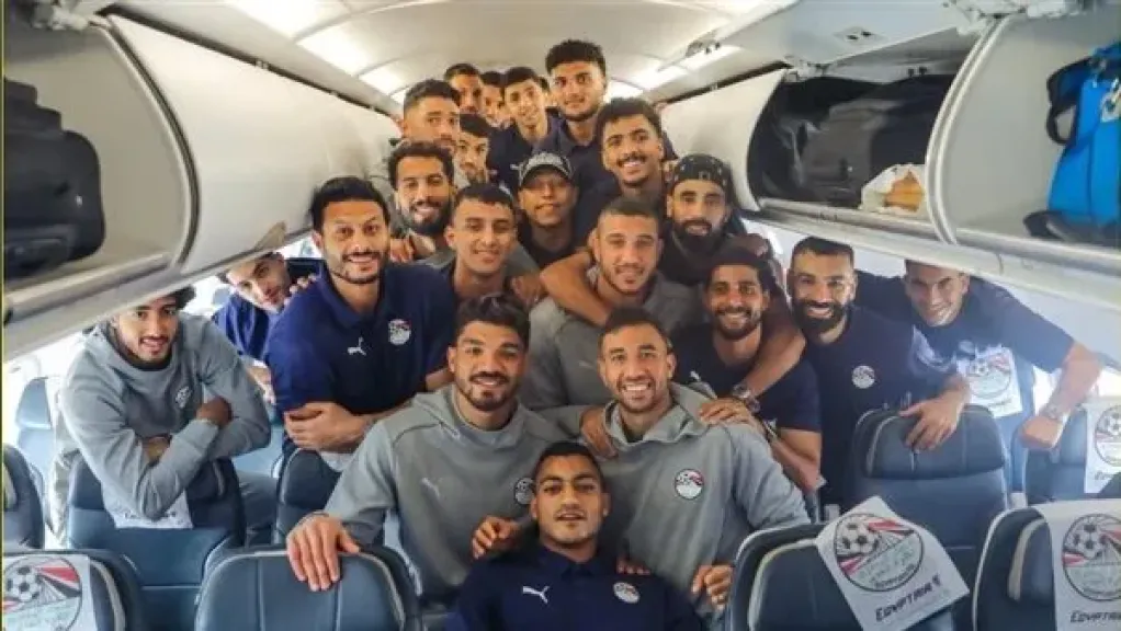 بعد حسم التأهل لكأس العالم.. منتخب مصر بصورة داخل الطائرة: أنجزنا المهمة وفي الطريق راجعين