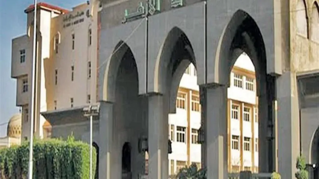 أزمة داخل جامعة الأزهر بسبب تحميل اعضاء هيئة التدريس 20% من قيمة الأدوية