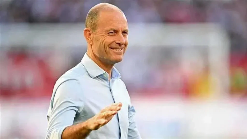 الأهلي يقدم مدربه الجديد ياس سوروب رسميًا في مؤتمر صحفي
