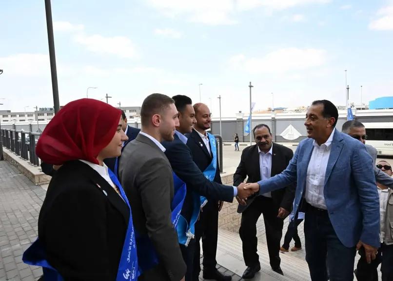 رئيس الوزراء يتفقد جامعة بنها الأهلية بمدينة العبور