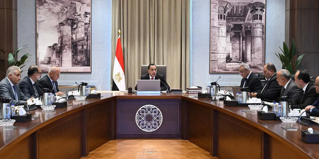 رئيس الوزراء يتابع الإجراءات المتخذة لتوفير اللحوم الحمراء