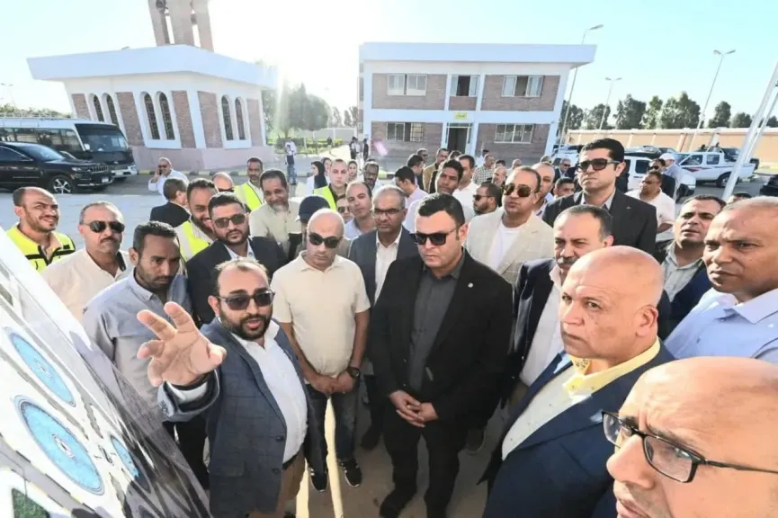 وزير الإسكان ومحافظ أسيوط يتفقدان محطة تنقية مياه الشرب
