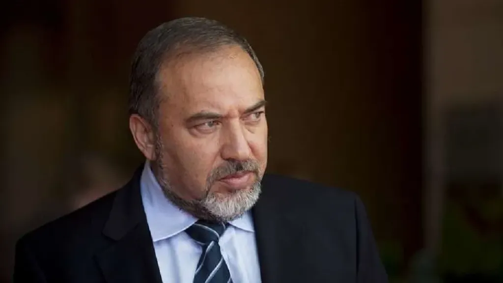 ليبرمان يطالب بإبعاد نائبين من الكنيست بعد دعوتهما للاعتراف بفلسطين