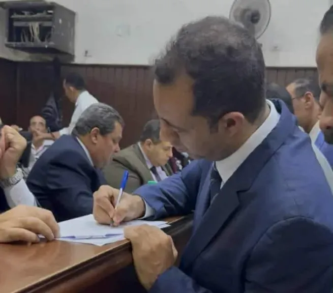أحمد مرتضى منصور يقدم أوراق ترشحه لمجلس النواب عن دائرة الدقي والعجوزة: عشت هموم الناس هنا