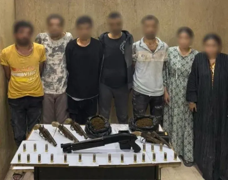 مخدرات وسلاح.. حبس عصابة خطرة بعد تعديهم على طفل بالقاهرة