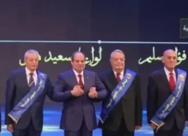 الرئيس السيسي : كل التحية لأبطال حرب اكتوبر ويوم جميل نلتقي بأبطال صنعوا وأعادوا العزة لمصر