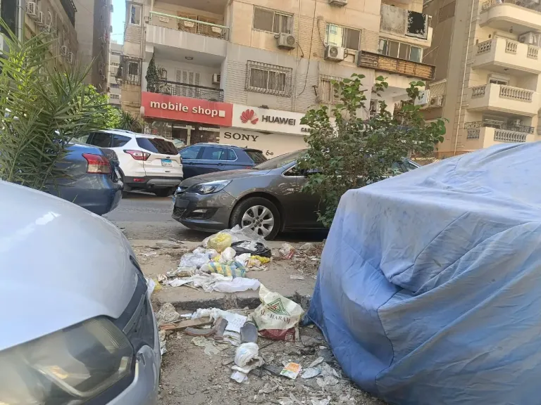 استغاثة عاجلة من أهالي شارع محمد توفيق دياب بمدينة نصر: القمامة تحاصرنا... والرائحة لا تطاق!