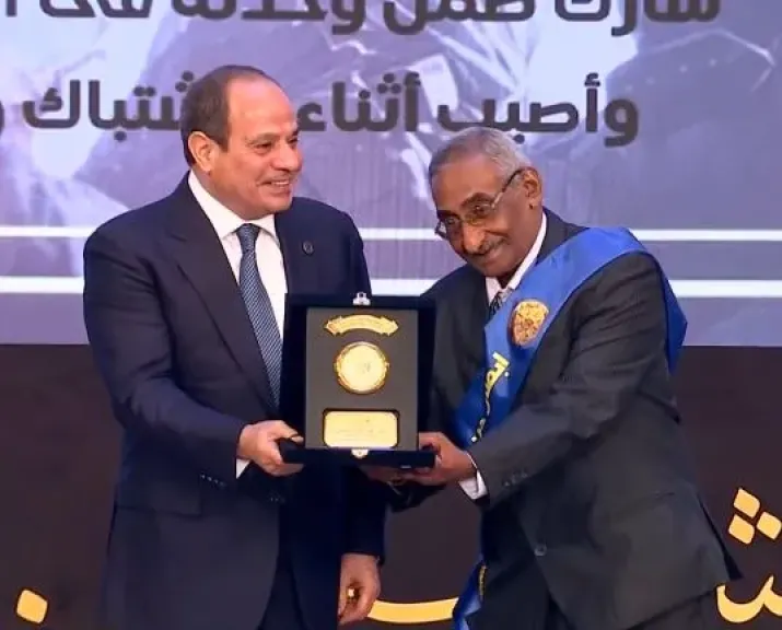 الرئيس السيسي يكرم أبطال حرب أكتوبر خلال فعاليات الندوة التثقيفية