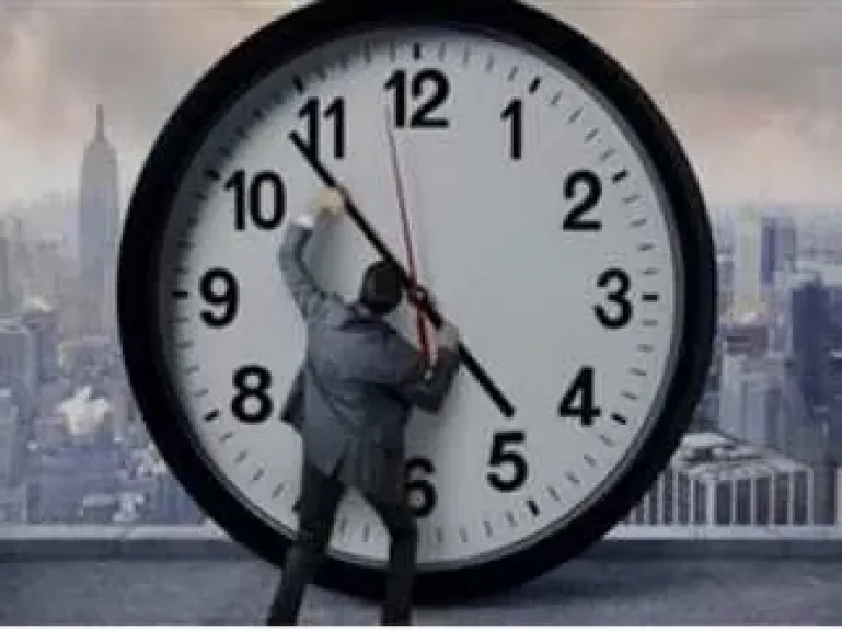 موعد تطبيق التوقيت الشتوي 2025