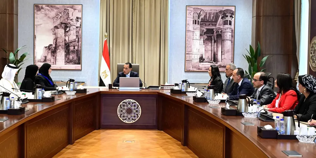 رئيس الوزراء يتابع مع الخارجية القطرية ملف إدخال المساعدات الإنسانية إلى غزة