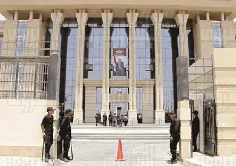 إخلاء سبيل صانع محتوى متهم بتصوير شخصٍ عارٍ داخل مسكنه