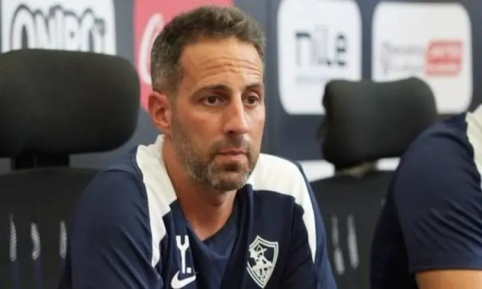 فيريرا يعقد محاضرة فنية للاعبي الزمالك قبل مواجهة ديكيداها
