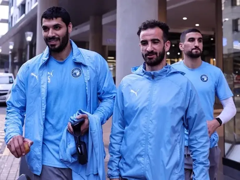 الكاف يعين طاقم تحكيم من بوتسوانا لمواجهة بيراميدز بدوري أبطال أفريقيا