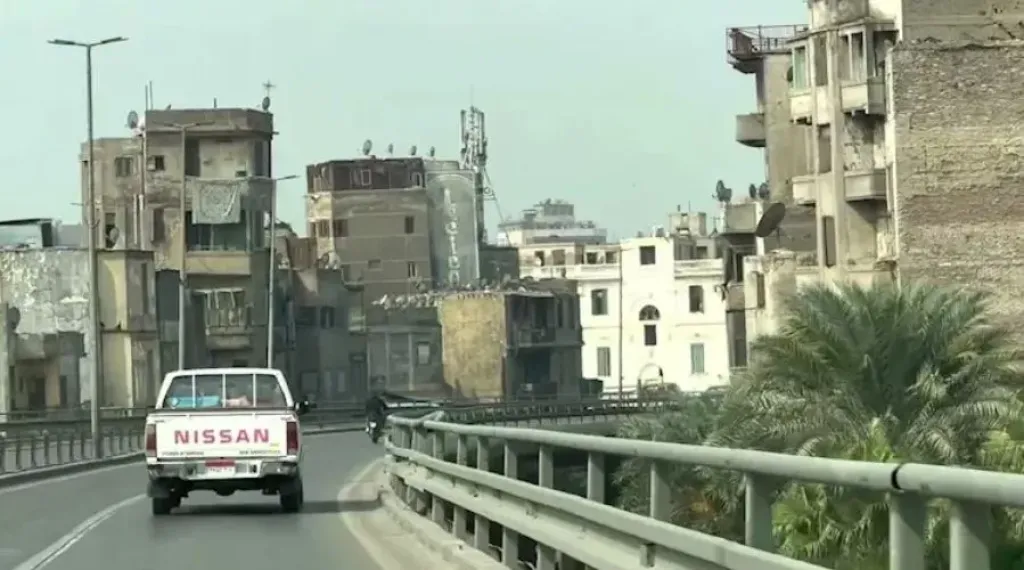 غلق كوبري الأزهر السفلي لمدة 3 أيام بسبب تغيير الأرضية.. والمرور يعين خدماته