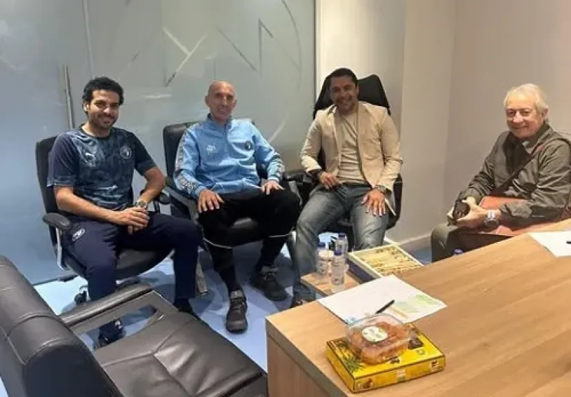 الجهاز الفني للمنتخب المشارك في كأس العرب يزور بيراميدز