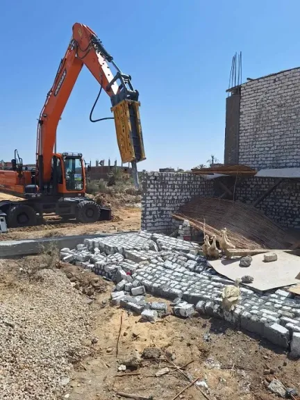 الفيوم.. إزالة 20 حالة تعد على أراضي الدولة بمدينة سنورس