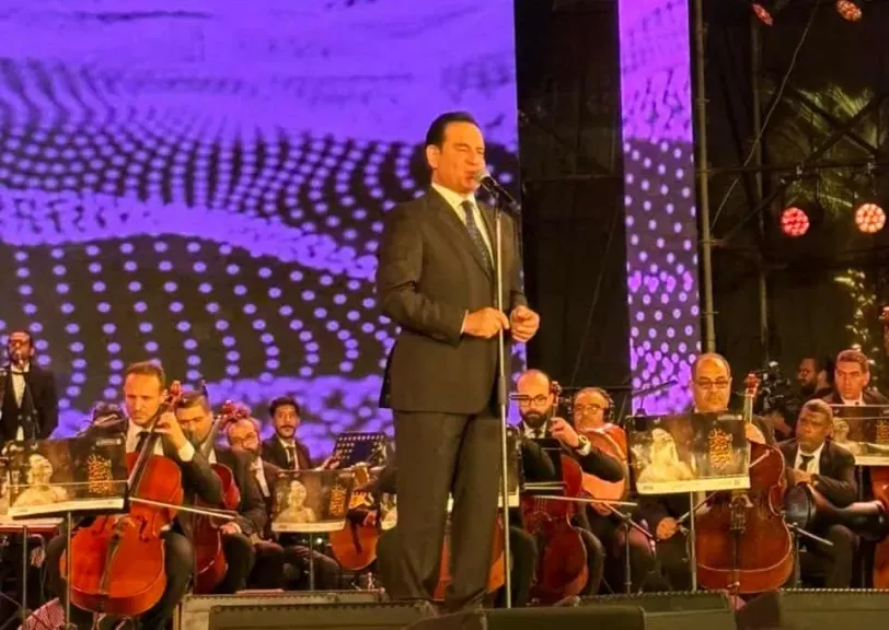 محمد ثروت يفتتح حفلته في «الموسيقى العربية» بـ «مين اللي ميحبش فاطمة».. ويوجه الشكر لوزير الثقافة ورئيس الأوبرا