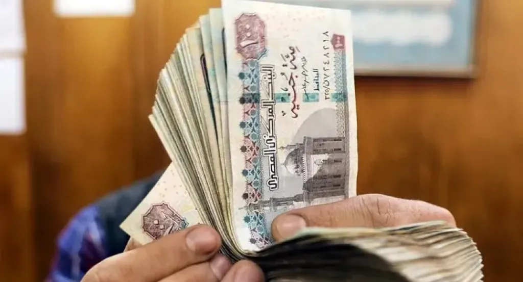 نائب رئيس اتحاد العمال: نطالب بزيادة الأجور وحزمة حماية اجتماعية بعد رفع أسعار المحروقات